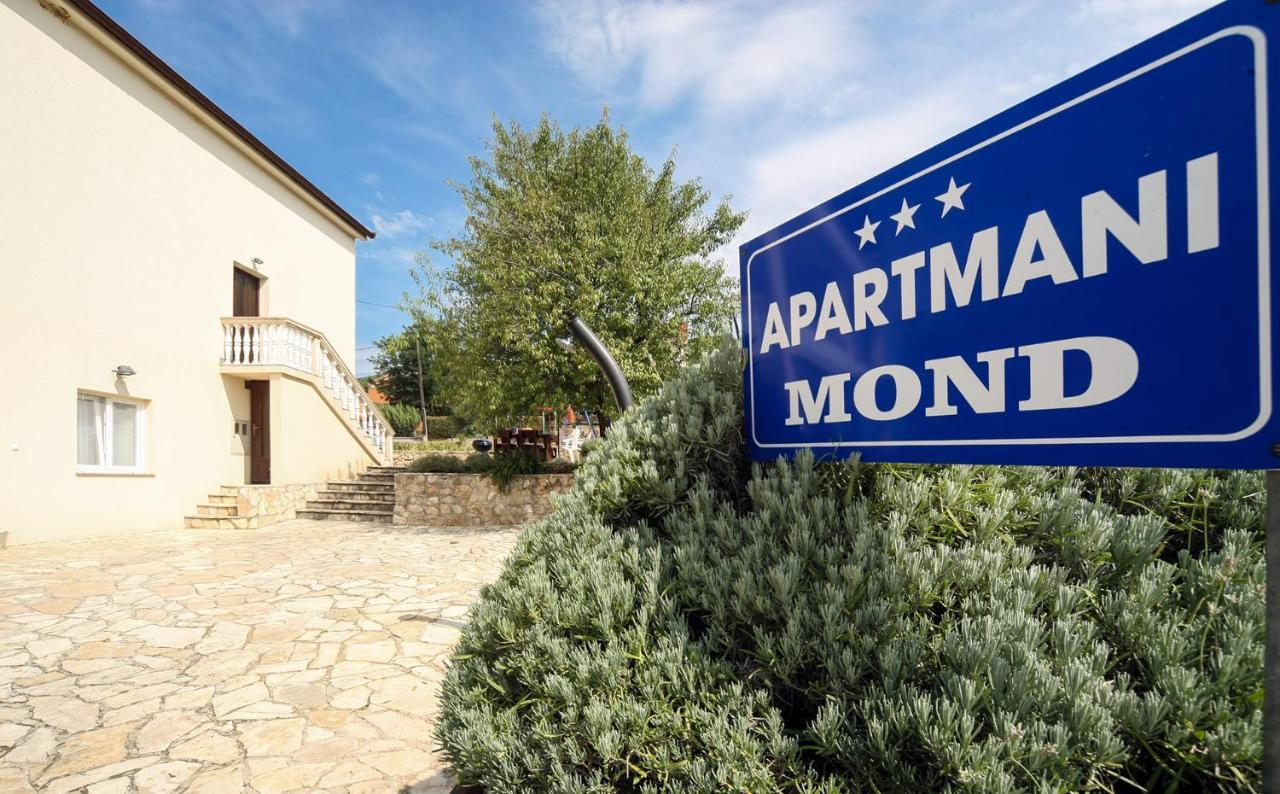 Apartments Mond Gornji Karin Eksteriør billede